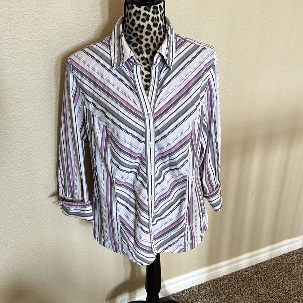 Women’s Gitano button down top, purple with silver, size XL